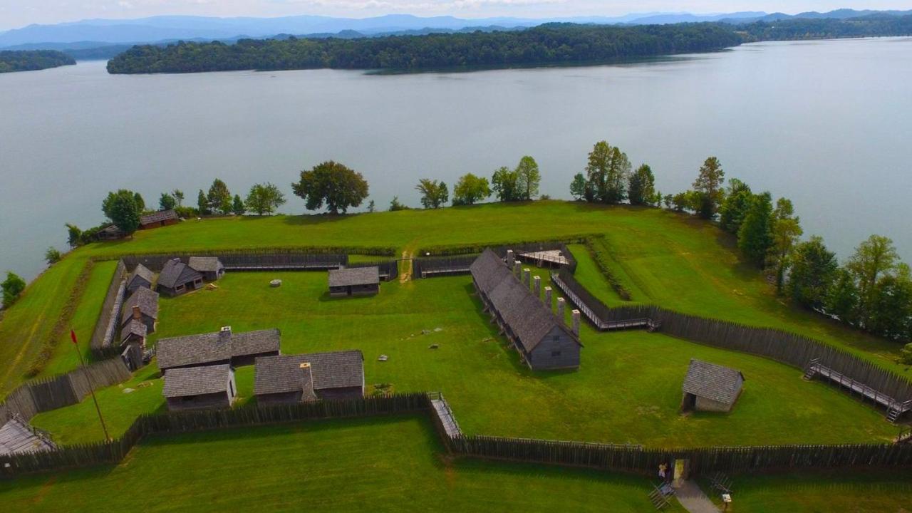 Inn Of Loudon Екстериор снимка