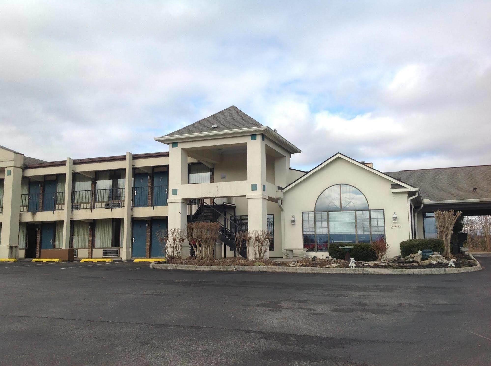 Inn Of Loudon Екстериор снимка
